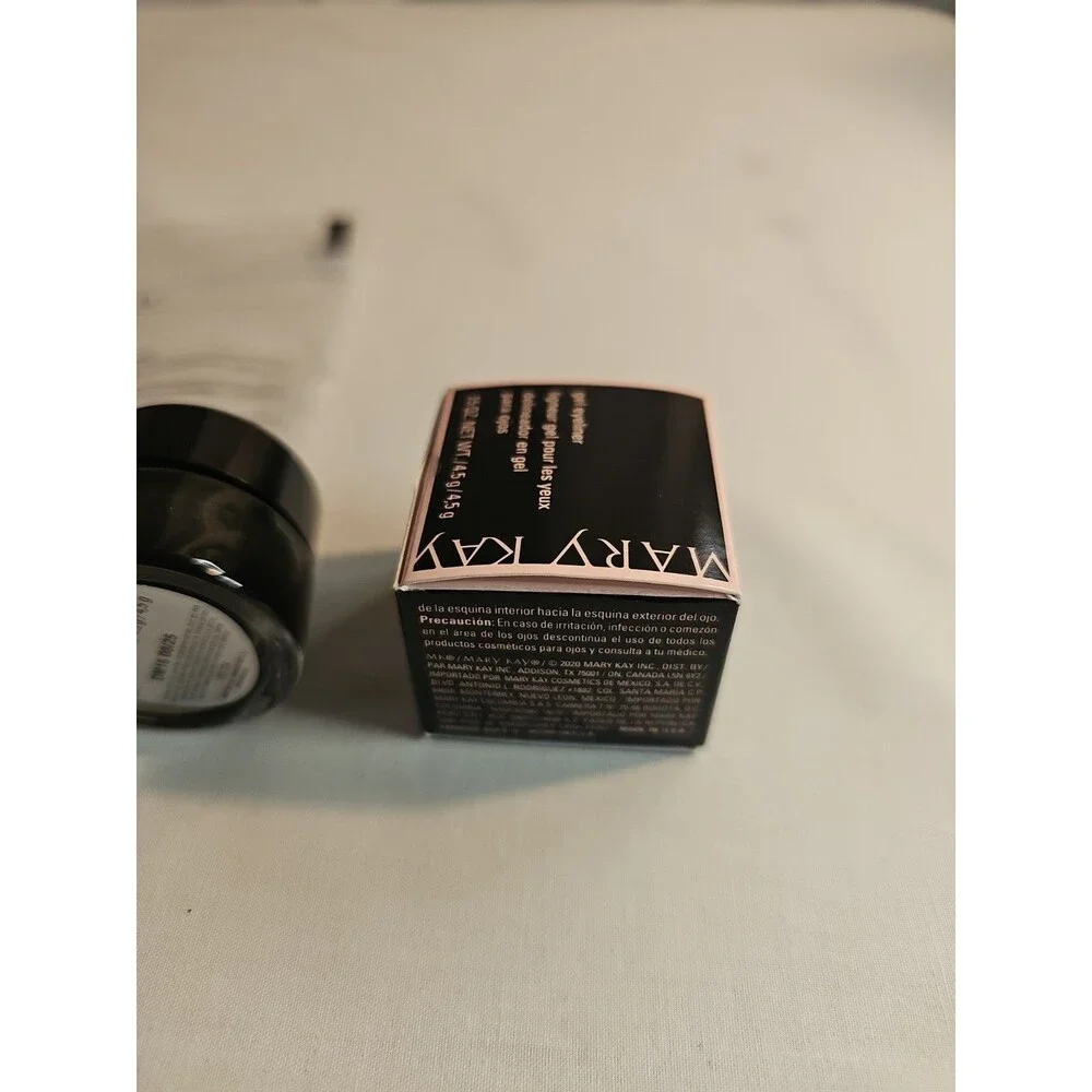 NIB Mary Kay Jet Black Gel Eyeliner W/Expandable Brush Applicator Past Stock